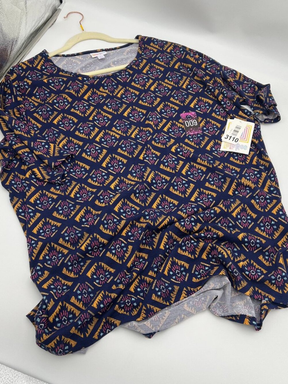 NWT LuLaRoe Irma Tunic - L (14-16)